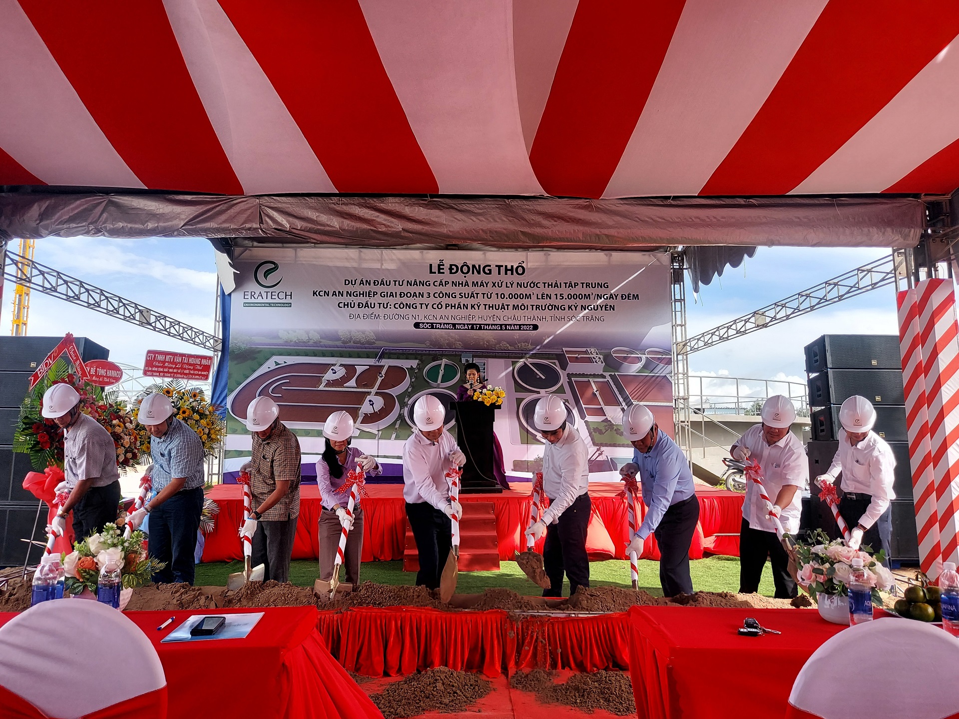 Chủ đầu tư và các đại biểu cùng thực hiện nghi thức động thổ dự án